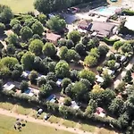 Mobil Confortable Avec Terrasse Et équipement Complet - Api-1-52-601 Camping