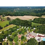 Camping Mobil Confortable Avec Terrasse Et équipement Complet - Api-1-52-601