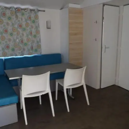 Mobil-home 32m², 3 Chambres, Terrasse Et Cuisine Equipee - Api-1-52-601 * Limeuil