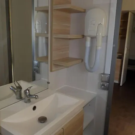 Mobil-home 32m², 3 Chambres, Terrasse Et Cuisine Equipee - Api-1-52-601 Camping *