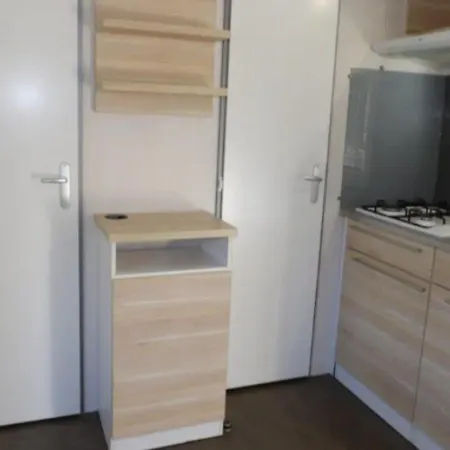 Mobil-home 32m², 3 Chambres, Terrasse Et Cuisine Equipee - Api-1-52-601 * Limeuil