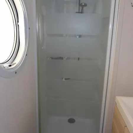 Mobil-home 32m², 3 Chambres, Terrasse Et Cuisine Equipee - Api-1-52-601 Limeuil