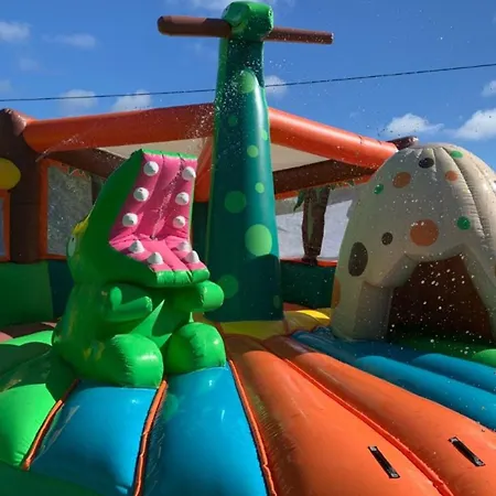 Mobil-home 32m², 3 Chambres, Terrasse Et Cuisine Equipee - Api-1-52-601 *