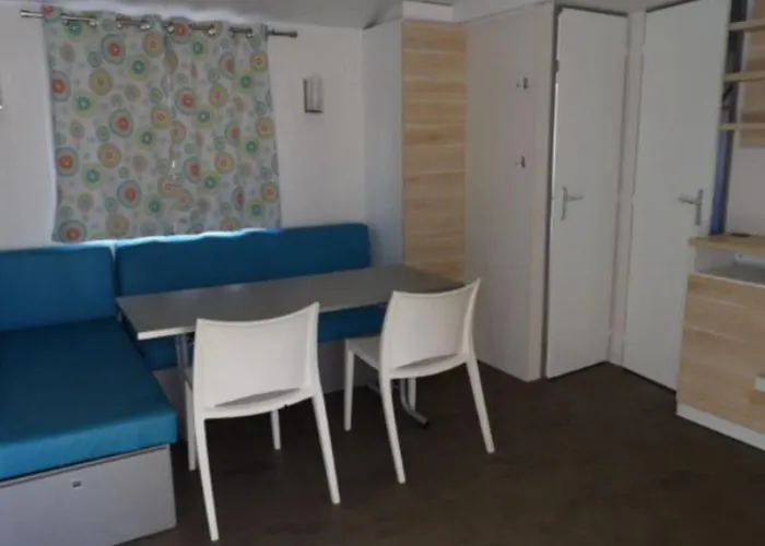 Mobil-home 32m², 3 Chambres, Terrasse Et Cuisine Equipee - Api-1-52-601 * Limeuil