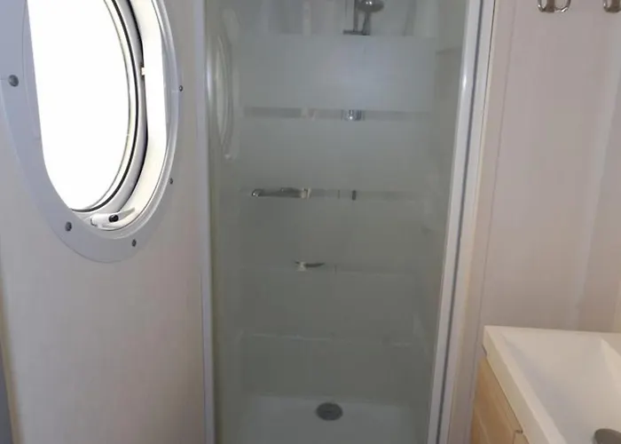 Mobil-home 32m², 3 Chambres, Terrasse Et Cuisine Equipee - Api-1-52-601 Limeuil